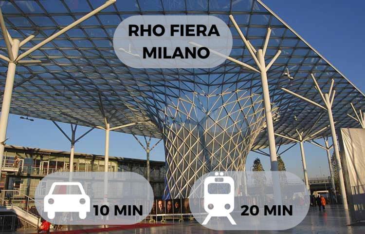 Tram Sotto Casa - In Duomo In Un Attimo Milão